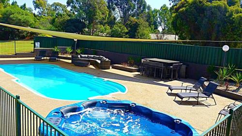 Tocumwal Early Settlers Motel in Tocumwal Tocumwal Early Settlers Motel in Tocumwal