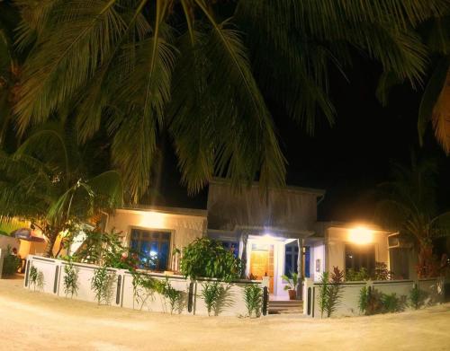 Rihiveli inn in Thaa Atoll Rihiveli inn in Thaa Atoll