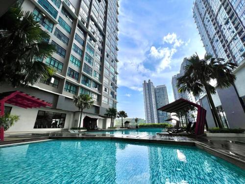 Swimming pool, UrbanRuma#Industrial#Putrajaya#500Mbps#Netflix near IOI City Mall Swimming pool, UrbanRuma#Industrial#Putrajaya#500Mbps#Netflix near IOI City Mall