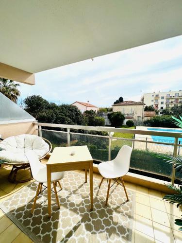 LES PALMIERS - Appartement avec piscine proche plages - Wifi et Clim in La Fontonne LES PALMIERS - Appartement avec piscine proche plages - Wifi et Clim in La Fontonne