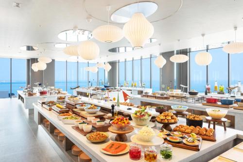 Food and beverages, OMO Kansai Airport by Hoshino Resorts in Izumisano Food and beverages, OMO Kansai Airport by Hoshino Resorts in Izumisano