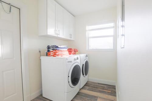 The GUAVA DUFF - Beautiful KW home with space to chill & lots of FREE PARKING!! in Stock Islan The GUAVA DUFF - Beautiful KW home with space to chill & lots of FREE PARKING!! in Stock Islan