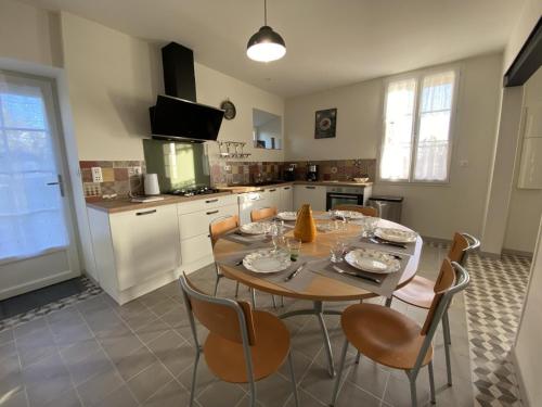 Gîte Vars, 4 pièces, 6 personnes - FR-1-653-16 (Gite de charme avec piscine chauffee, jardin privatif et equipements bebes, a 15 min d’Angouleme - F) in Champniers Gîte Vars, 4 pièces, 6 personnes - FR-1-653-16 (Gite de charme avec piscine chauffee, jardin privatif et equipements bebes, a 15 min d’Angouleme - F) in Champniers