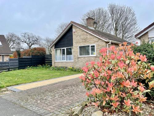Villa, Access Friendly - Wordsworth Retreat in Woodthorpe Villa, Access Friendly - Wordsworth Retreat in Woodthorpe