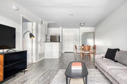 Fasilitas, Sherman Oaks 1BR nr WF TJ nr Ventura Blvd LAX-538 in Sherman Oaks Fasilitas, Sherman Oaks 1BR nr WF TJ nr Ventura Blvd LAX-538 in Sherman Oaks