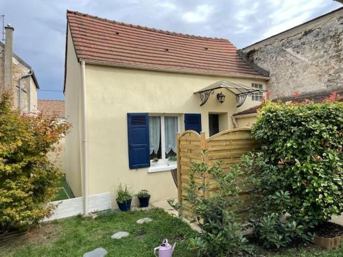 Maison chaleureuse en centre ville de 50 m2 in Viarmes Maison chaleureuse en centre ville de 50 m2 in Viarmes