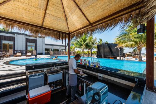 Bar/lounge, Narcissus Obhur Resort & Spa near Silver Sands Beach Bar/lounge, Narcissus Obhur Resort & Spa near Silver Sands Beach