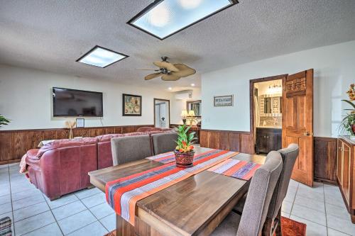Plant City Townhome Near Fishing and Boating! in Thonotosassa Plant City Townhome Near Fishing and Boating! in Thonotosassa