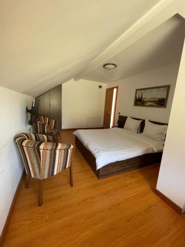 Cabana Perla Munților - Valea Doftanei (Cabana Perla Muntilor - Valea Doftanei) in Traisteni Cabana Perla Munților - Valea Doftanei (Cabana Perla Muntilor - Valea Doftanei) in Traisteni