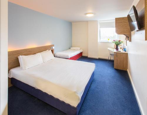 Redwings Lodge Wolverhampton Central in Wolverhampton Redwings Lodge Wolverhampton Central in Wolverhampton