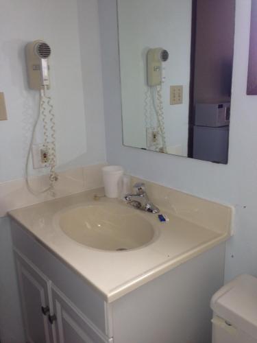 This photo about Pleasant Valley Motel Houston shared on HyHotel.com