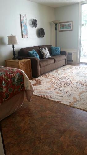 在meiguo.com看到的Kona Islander Inn Hotel的介绍图片