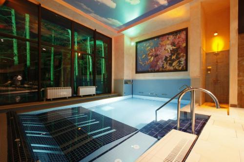 مسبح, Maxi Park Hotel & Spa in فالينجراد مسبح, Maxi Park Hotel & Spa in فالينجراد