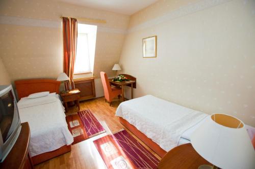 This photo about Gocsej Palatinus Etterem es Panzio shared on HyHotel.com