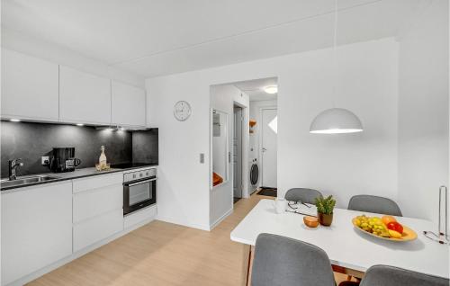 кухня, Cozy Home In Lemvig With Wifi in Лемвіг кухня, Cozy Home In Lemvig With Wifi in Лемвіг