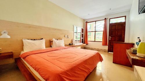 센트로 바조 호텔 (Centro Bajo Hotel) in 고론 탈로 센트로 바조 호텔 (Centro Bajo Hotel) in 고론 탈로
