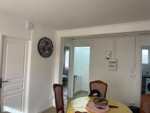 Grand Appartement spacieux à Évreux (Grand Appartement spacieux a Evreux) in Evreux Grand Appartement spacieux à Évreux (Grand Appartement spacieux a Evreux) in Evreux