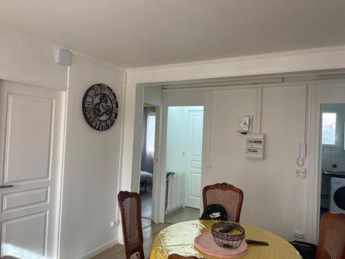 Grand Appartement spacieux à Évreux (Grand Appartement spacieux a Evreux) in Evreux Grand Appartement spacieux à Évreux (Grand Appartement spacieux a Evreux) in Evreux