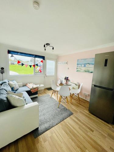 “BLISS ON THE BAY ” chalet in Sandown Bay Holiday Park in Sandown North “BLISS ON THE BAY ” chalet in Sandown Bay Holiday Park in Sandown North