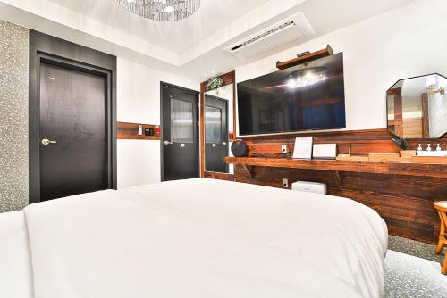 2월 호텔 통영 죽림점 (Hotel February Tongyeong Jukrim) in 광도면 2월 호텔 통영 죽림점 (Hotel February Tongyeong Jukrim) in 광도면
