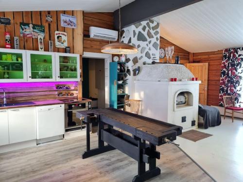 Cocina, Nauti luonnon rauhasta Jataniemen Uittotuvassa. in Sotkamo Cocina, Nauti luonnon rauhasta Jataniemen Uittotuvassa. in Sotkamo