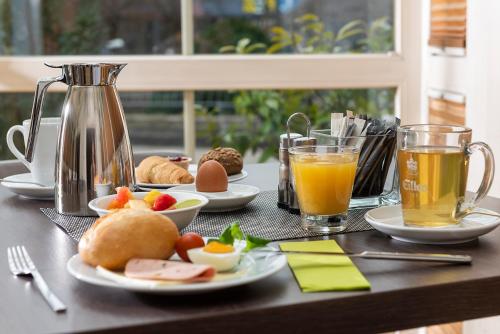 Food and beverages, TRYP by Wyndham Rosenheim Hotel in Rosenheim Food and beverages, TRYP by Wyndham Rosenheim Hotel in Rosenheim