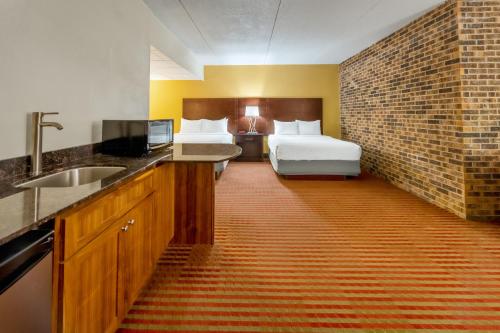Grand Williston Hotel and Conference Center in Williston (ND) Grand Williston Hotel and Conference Center in Williston (ND)