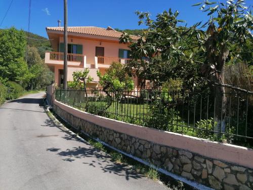 The Lake House - Trichonida Lake in Yefira Bania The Lake House - Trichonida Lake in Yefira Bania