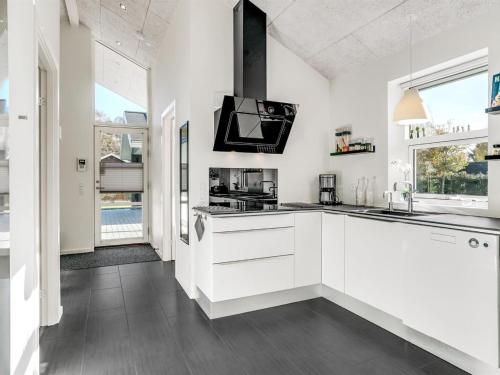 Holiday Home Geri - 700m from the sea by Interhome in 哈爾斯 Holiday Home Geri - 700m from the sea by Interhome in 哈爾斯