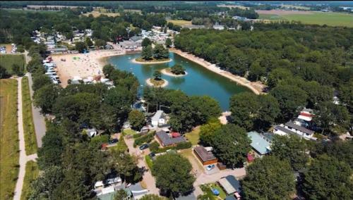 Chalet Heische Tip in Zeeland, Noord-Brabant voor max 3 volwassenen en 2 kinderen in Zeeland Chalet Heische Tip in Zeeland, Noord-Brabant voor max 3 volwassenen en 2 kinderen in Zeeland