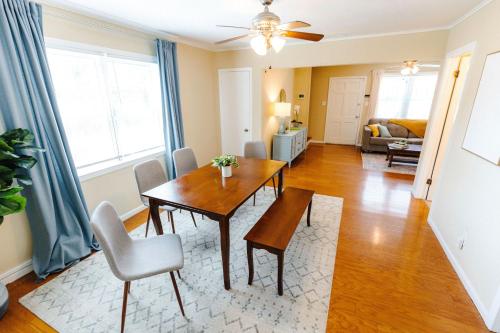 Szolgáltatások, Centrally Located 3BR Overton Square Free Parking near Memphis Zoo Szolgáltatások, Centrally Located 3BR Overton Square Free Parking near Memphis Zoo