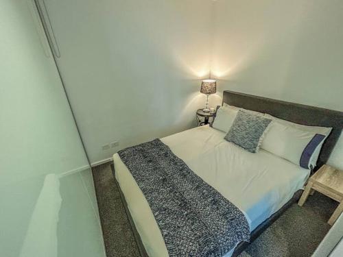Lonsdale Street 1Br Apartment