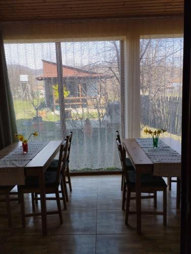 Erkély/terasz, Punct Gastronomic Local Acasa la Vero in Salnic Prahova Erkély/terasz, Punct Gastronomic Local Acasa la Vero in Salnic Prahova