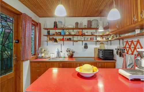 Cocina, 2 Bedroom Cozy Home In Rønne in Bornholm Cocina, 2 Bedroom Cozy Home In Rønne in Bornholm