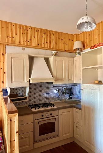 Kitchen, MAGAVE's House in Campo Di Giove Kitchen, MAGAVE's House in Campo Di Giove