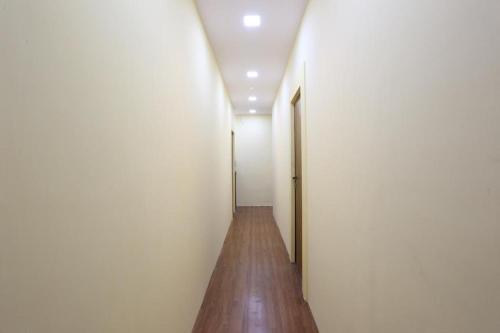 Hotel Crown Near Nesco Center-Oberoi Mall Goregaon East near ห้างสรรพสินค้าโอเบอรอย Hotel Crown Near Nesco Center-Oberoi Mall Goregaon East near ห้างสรรพสินค้าโอเบอรอย