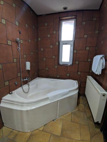 Instalaciones, Pension Casa Samurai in Brasov City Center Instalaciones, Pension Casa Samurai in Brasov City Center