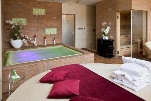 Pezsgőfürdő, Zamecek Petrovice in Petrovice U Karvine Pezsgőfürdő, Zamecek Petrovice in Petrovice U Karvine