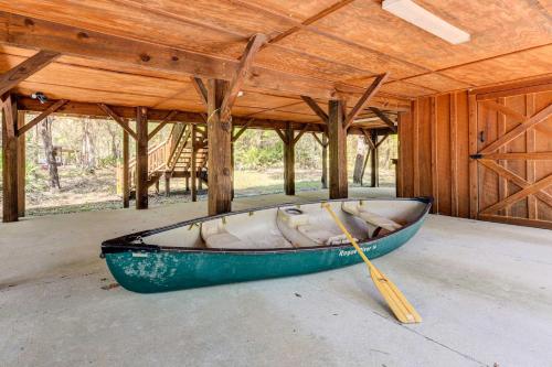 Charming Cabin with Decks and Fire Pit - Walk to River in Macclenny (FL) Charming Cabin with Decks and Fire Pit - Walk to River in Macclenny (FL)
