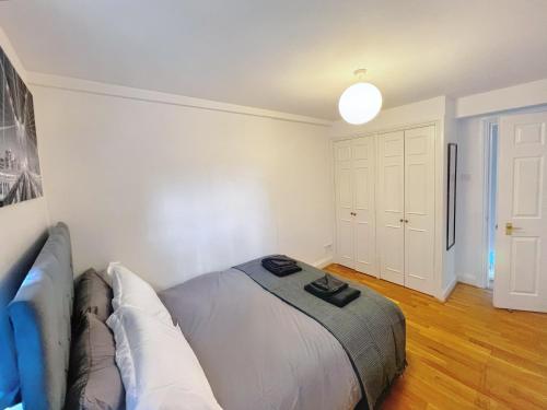 Lovely 2-bedroom serviced apartment Greater London