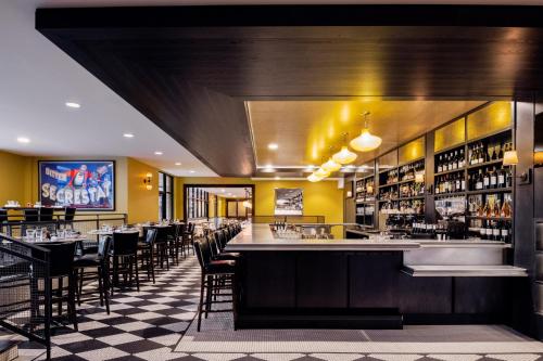 餐廳, 克勞德維爾傲途格精選酒店 (The Cloudveil, Autograph Collection) in 傑克遜 (WY) 餐廳, 克勞德維爾傲途格精選酒店 (The Cloudveil, Autograph Collection) in 傑克遜 (WY)