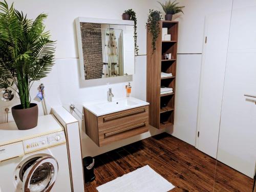 Bathroom, Ferienwohnung Jobst - Ruhig mit Blick ins Grune in Nittenau Bathroom, Ferienwohnung Jobst - Ruhig mit Blick ins Grune in Nittenau