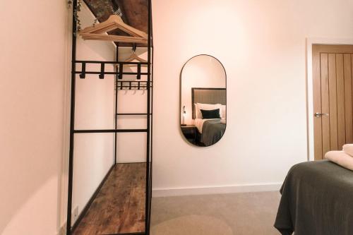 Stirling Redhill by Pay As U Stay in Рейгейт Stirling Redhill by Pay As U Stay in Рейгейт