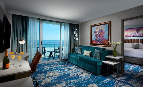 โรงแรมฮาร์ดร็อก เดย์โทนาบีช (Hard Rock Hotel Daytona Beach) in เดย์โทนา บีช โรงแรมฮาร์ดร็อก เดย์โทนาบีช (Hard Rock Hotel Daytona Beach) in เดย์โทนา บีช