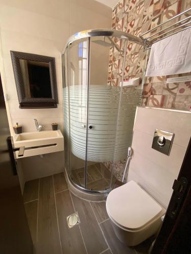 卫浴间, Ma'an lil-Hayat Boutique Hotel in 伯利恒 卫浴间, Ma'an lil-Hayat Boutique Hotel in 伯利恒
