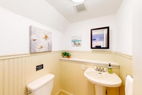 Beachwood Cottage in Sandwich (MA) Beachwood Cottage in Sandwich (MA)