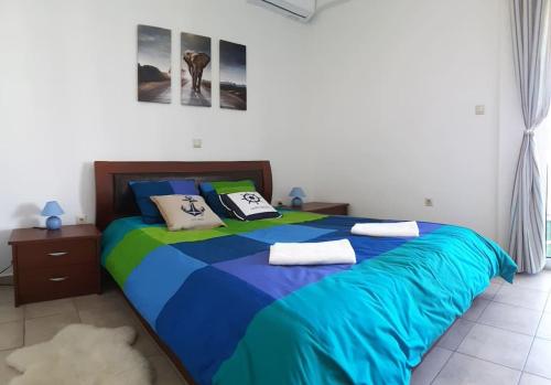 Acropolis view apartment near metro