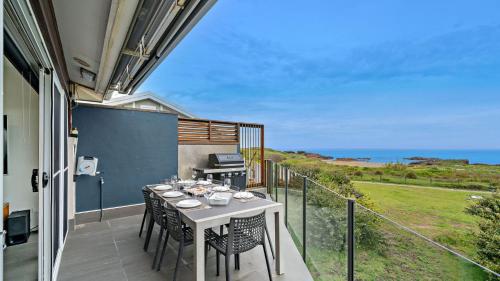 Varanda/terraço, Birubi Beach House Anna Bay Beachfront in Anna Bay Varanda/terraço, Birubi Beach House Anna Bay Beachfront in Anna Bay