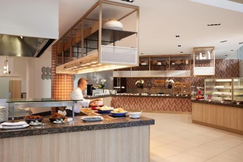 Hrana i piće, RACV Royal Pines Resort in Benowa Hrana i piće, RACV Royal Pines Resort in Benowa