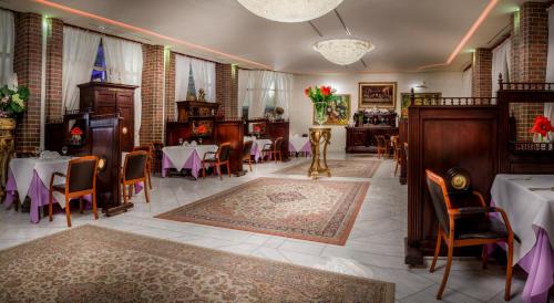 Restaurant, Hotel im. Jana Pawla II in Wroclaw Suburbs Restaurant, Hotel im. Jana Pawla II in Wroclaw Suburbs